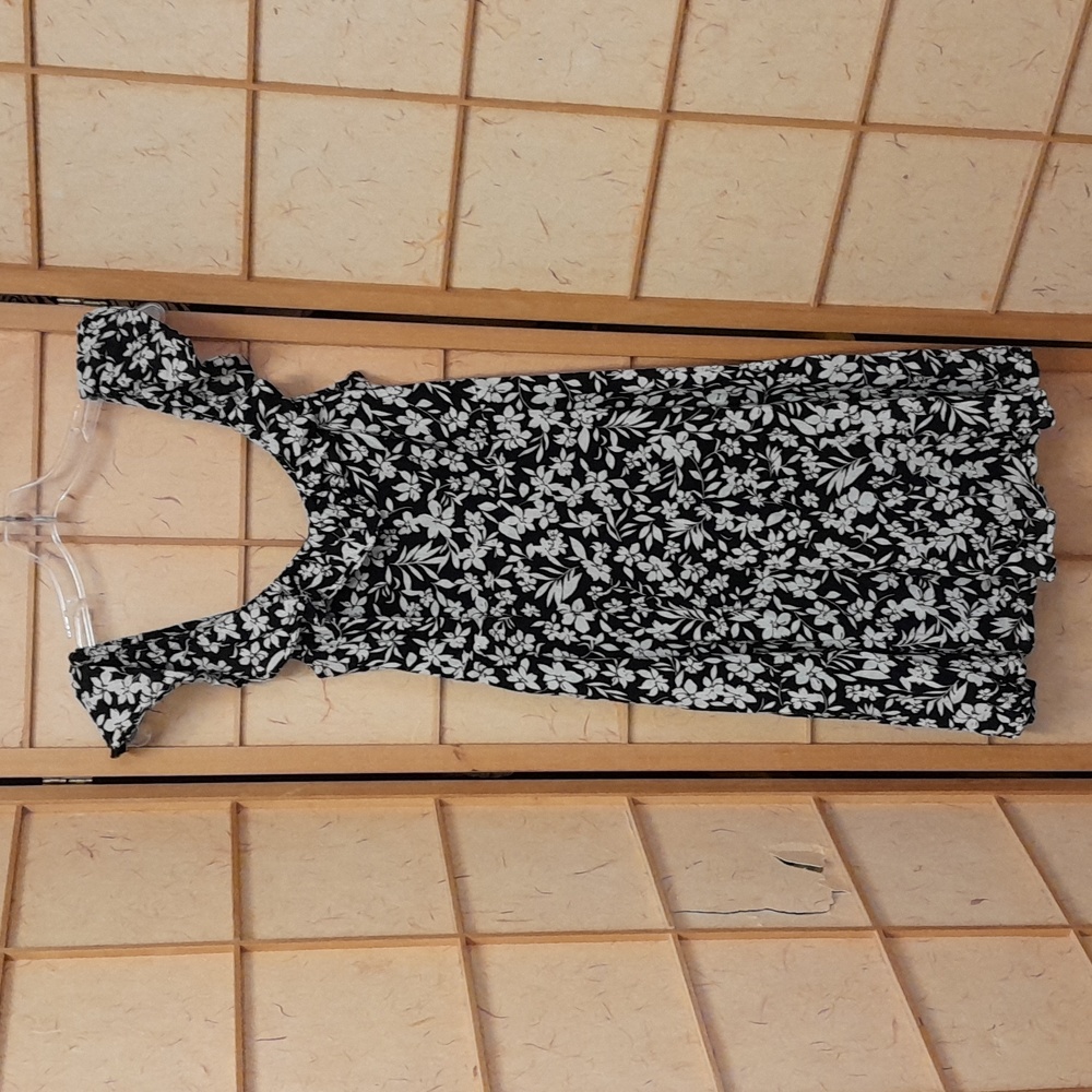 Old Navy black and white Hawaiian dress size S